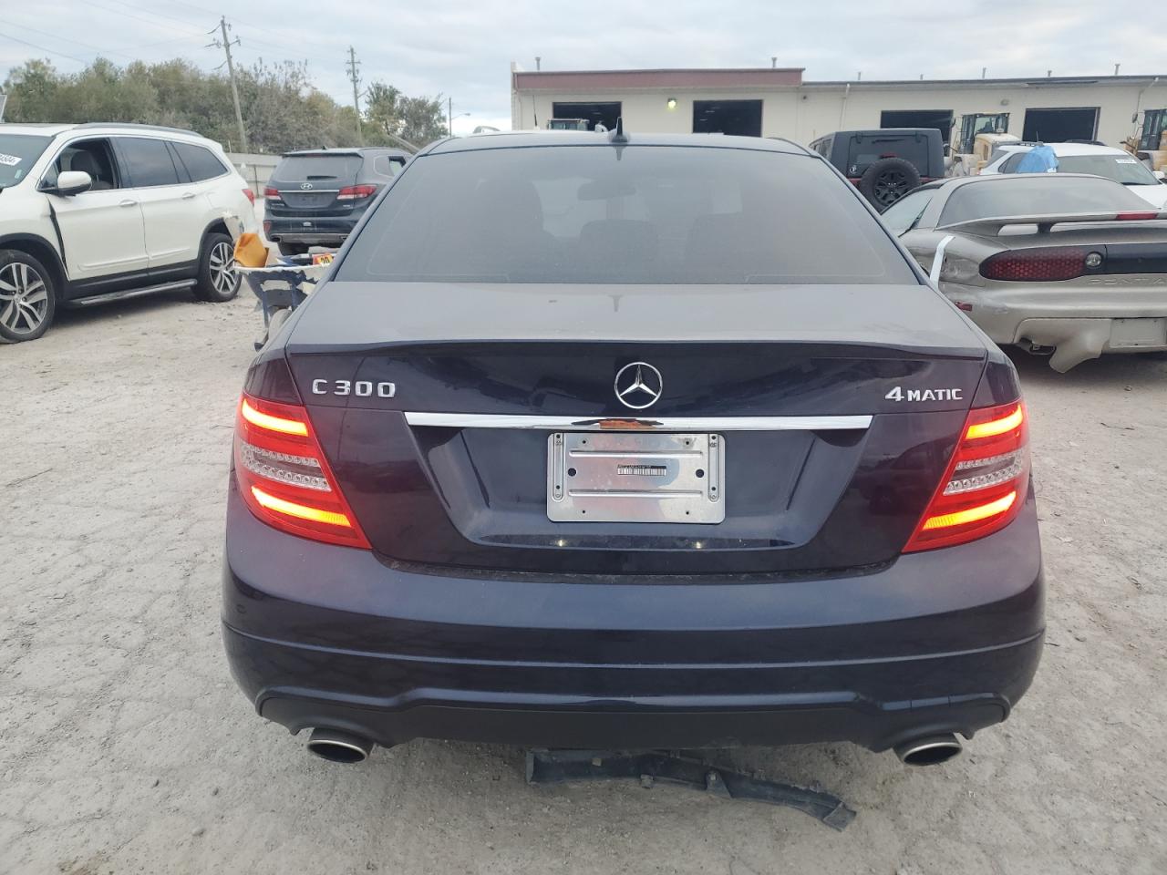 2014 Mercedes-Benz C 300 4Matic VIN: WDDGF8AB5EA958182 Lot: 75700954