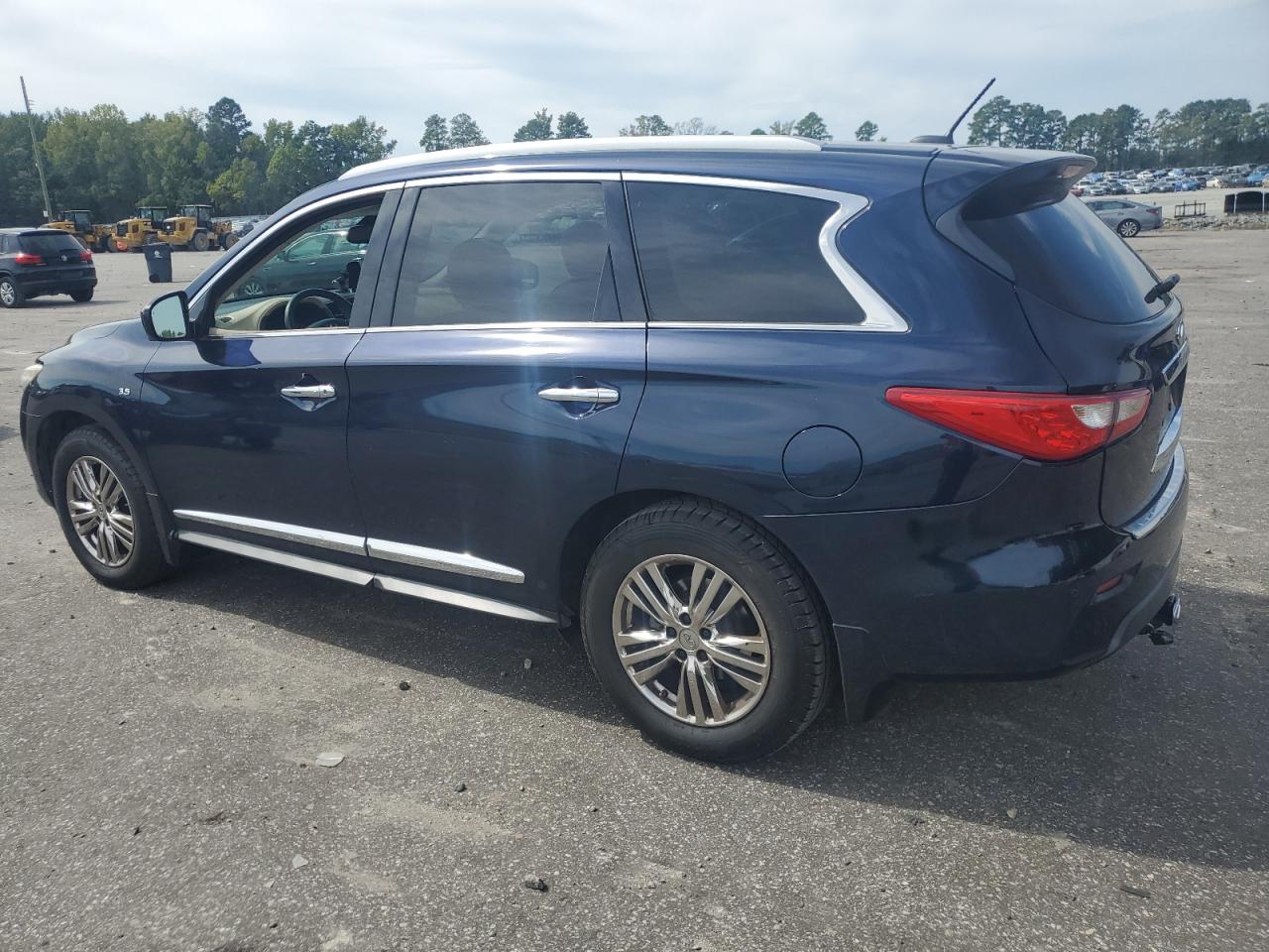 2015 Infiniti QX60 - Image 2