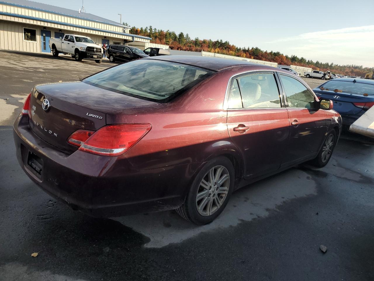 2005 Toyota Avalon - Image 3