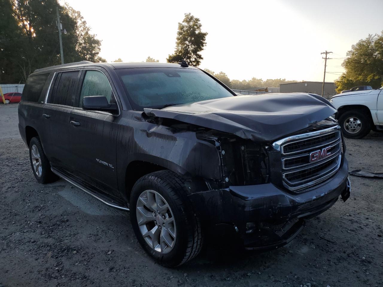 2017 GMC Yukon - Image 4