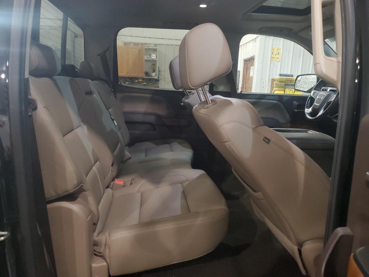 2017 GMC Sierra - Image 10