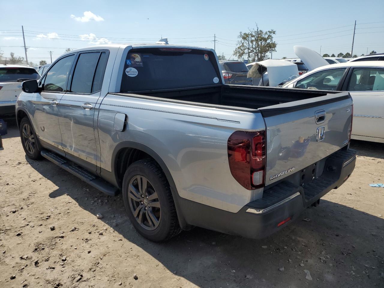 2020 Honda Ridgeline - Image 2