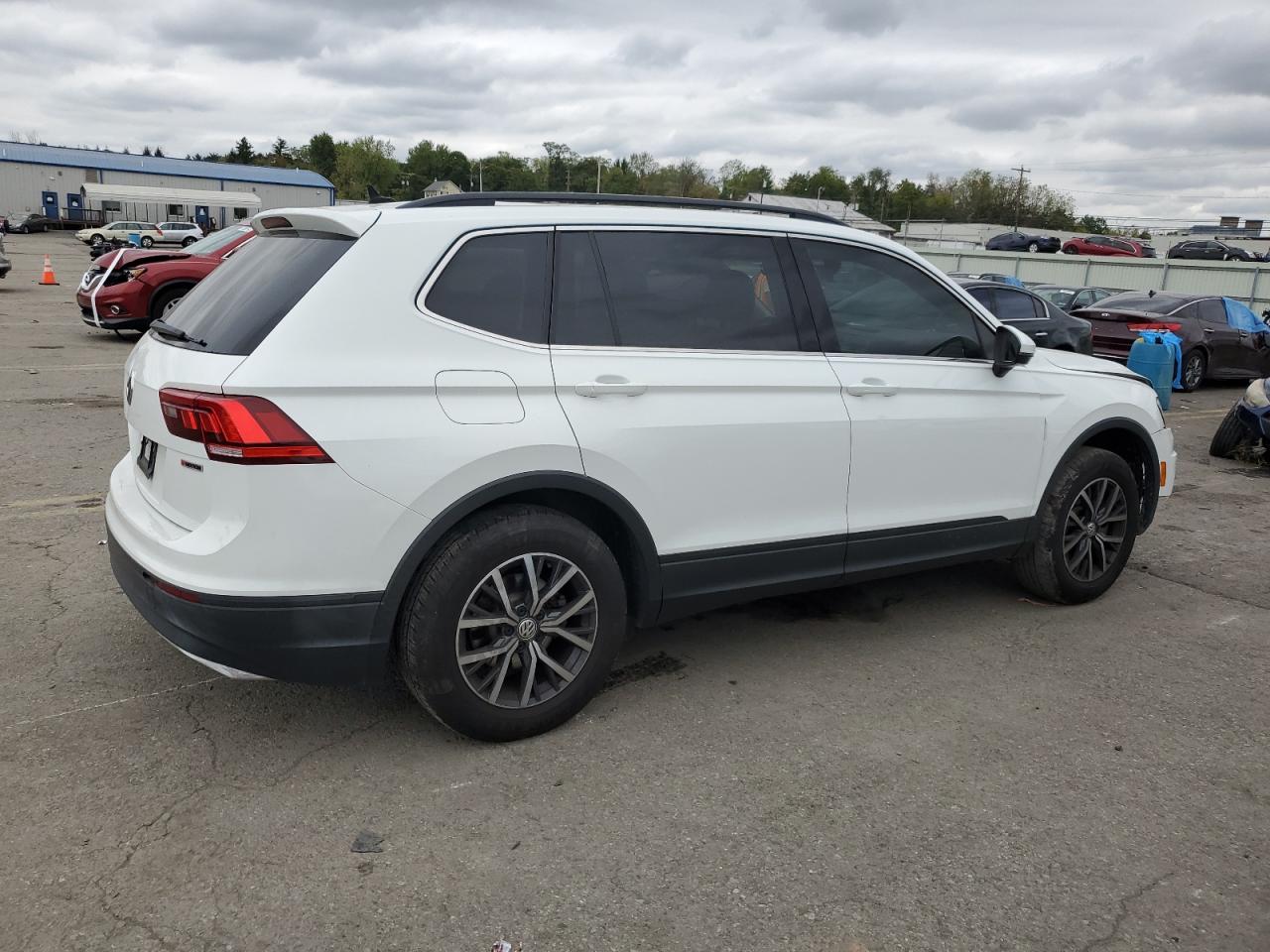 2019 Volkswagen Tiguan - Image 3