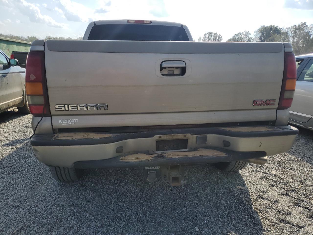 2GTFK69U421383350 2002 GMC Sierra K1500 Denali