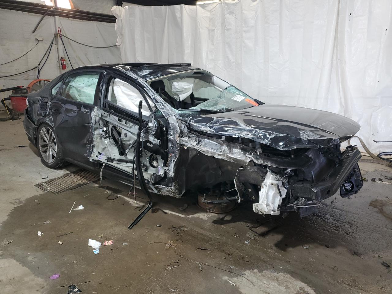 2019 Volkswagen Passat - Image 4
