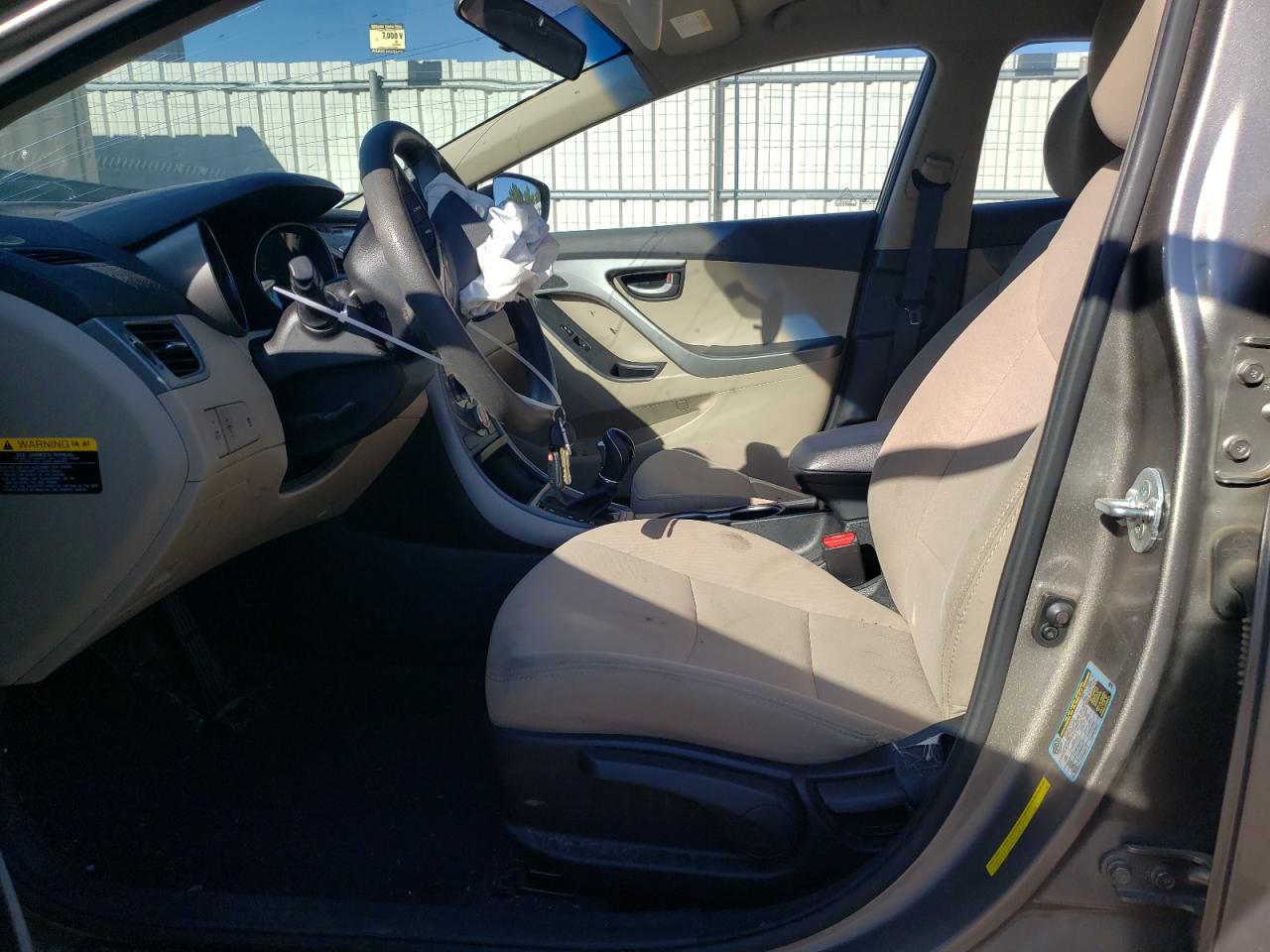 2016 Hyundai Elantra - Image 7