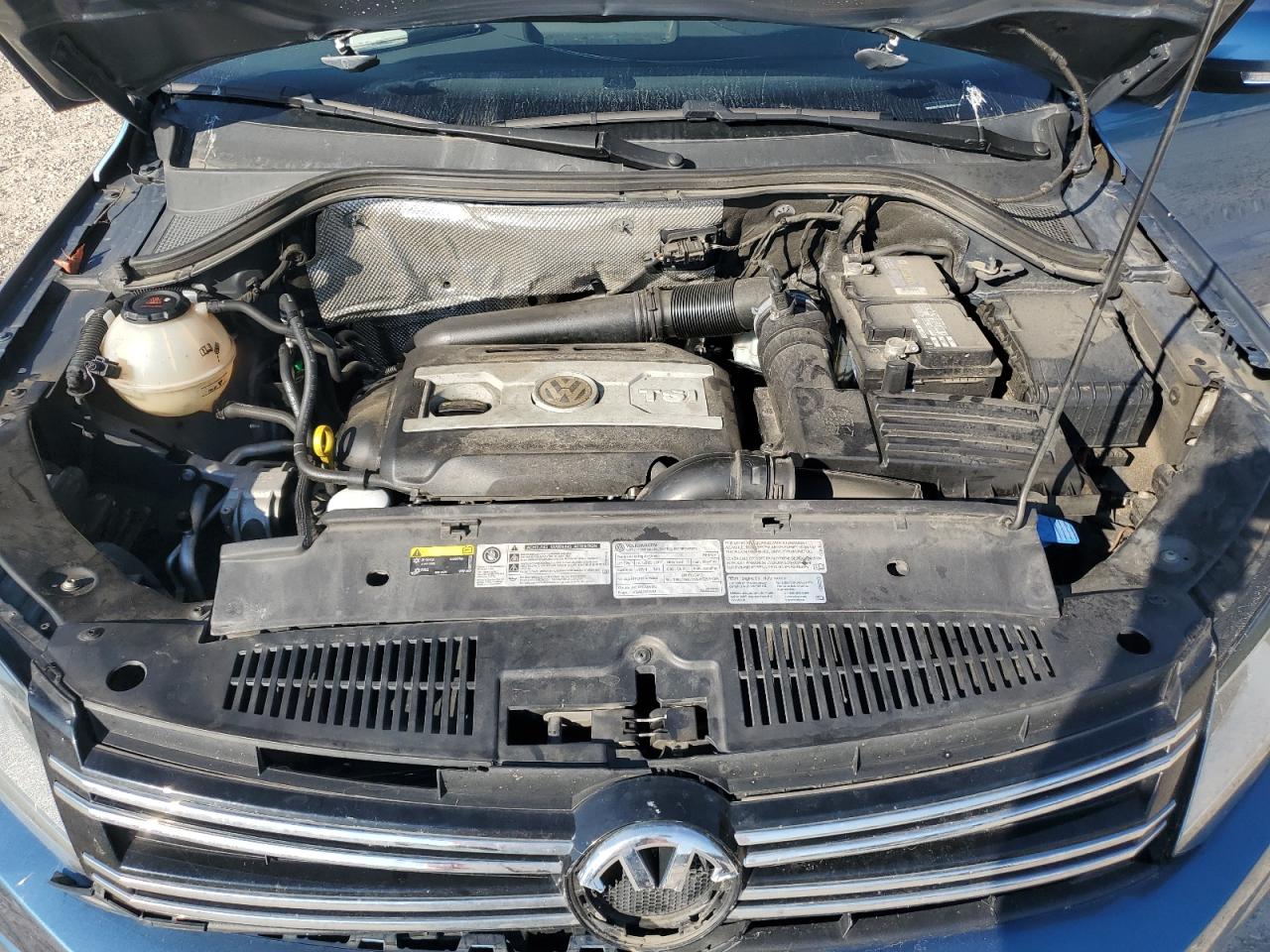 2018 Volkswagen Tiguan - Image 13