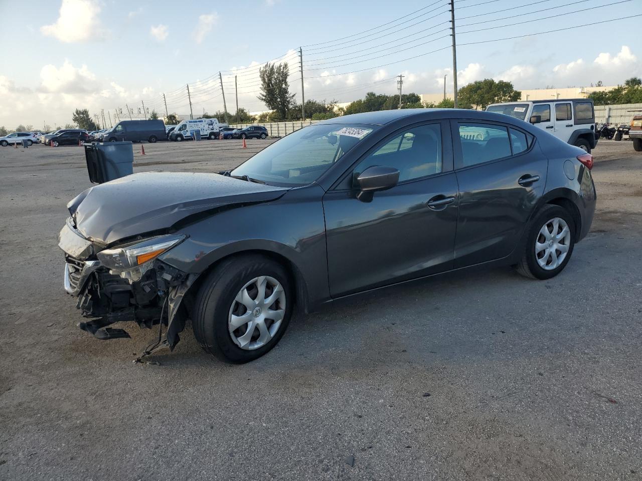 VIN 3MZBN1U73JM176222 2018 MAZDA 3 no.1