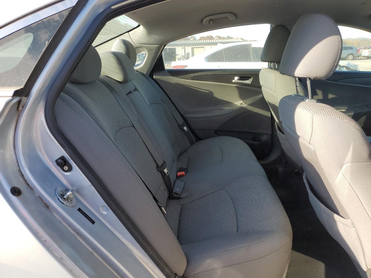 2012 Hyundai Sonata - Image 11