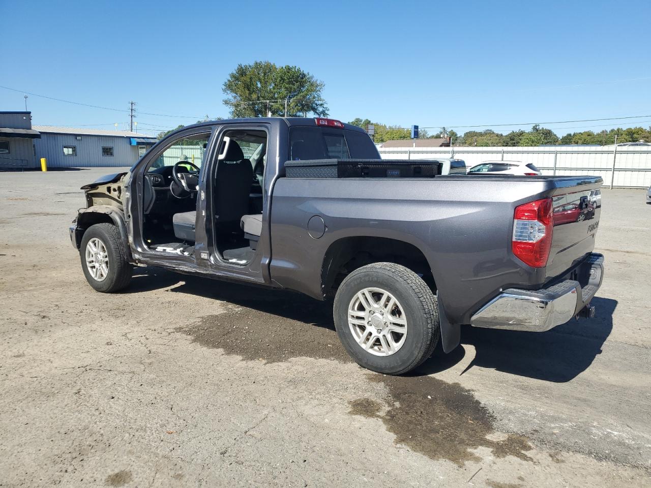 5TFRM5F12JX133103 2018 Toyota Tundra Double Cab Sr