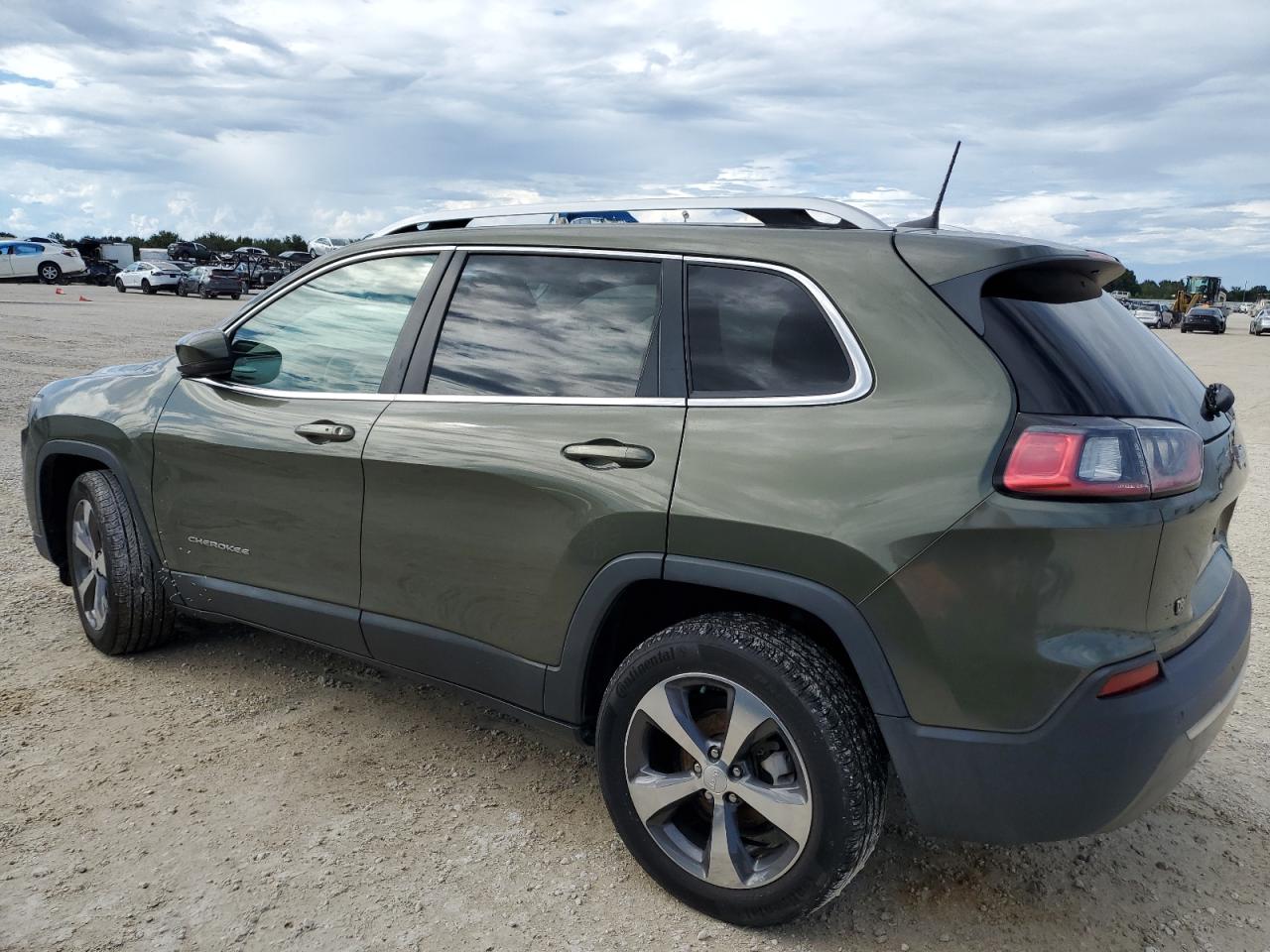 2019 Jeep Grand Cherokee - Image 2