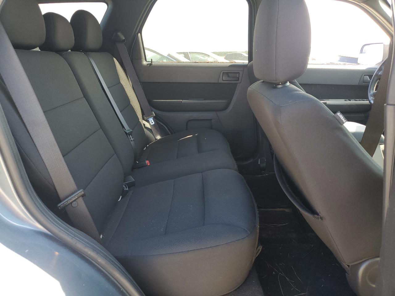 2010 Ford Escape - Image 10