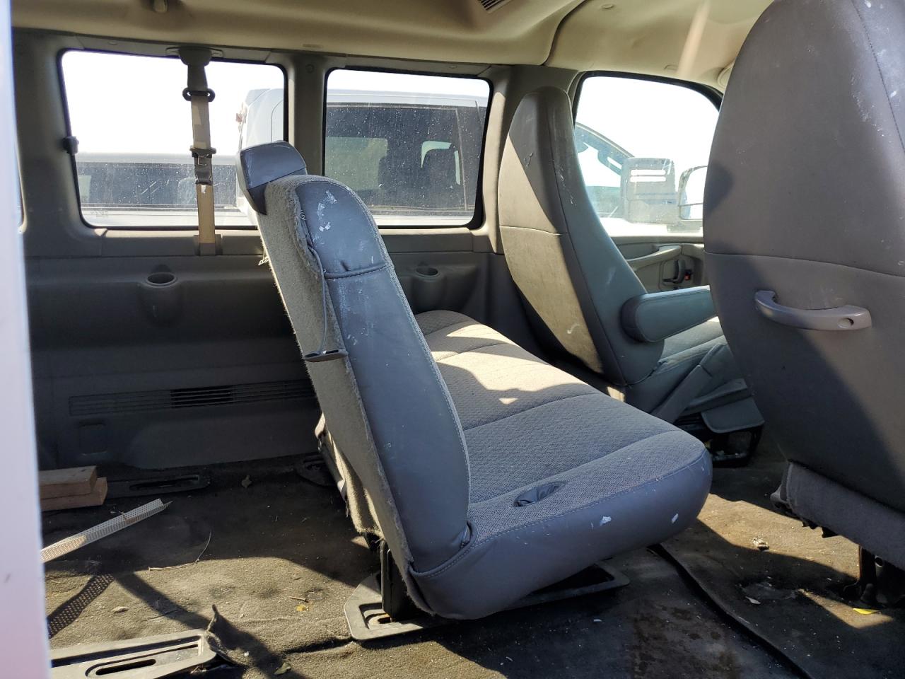 2012 Chevrolet Express - Image 11