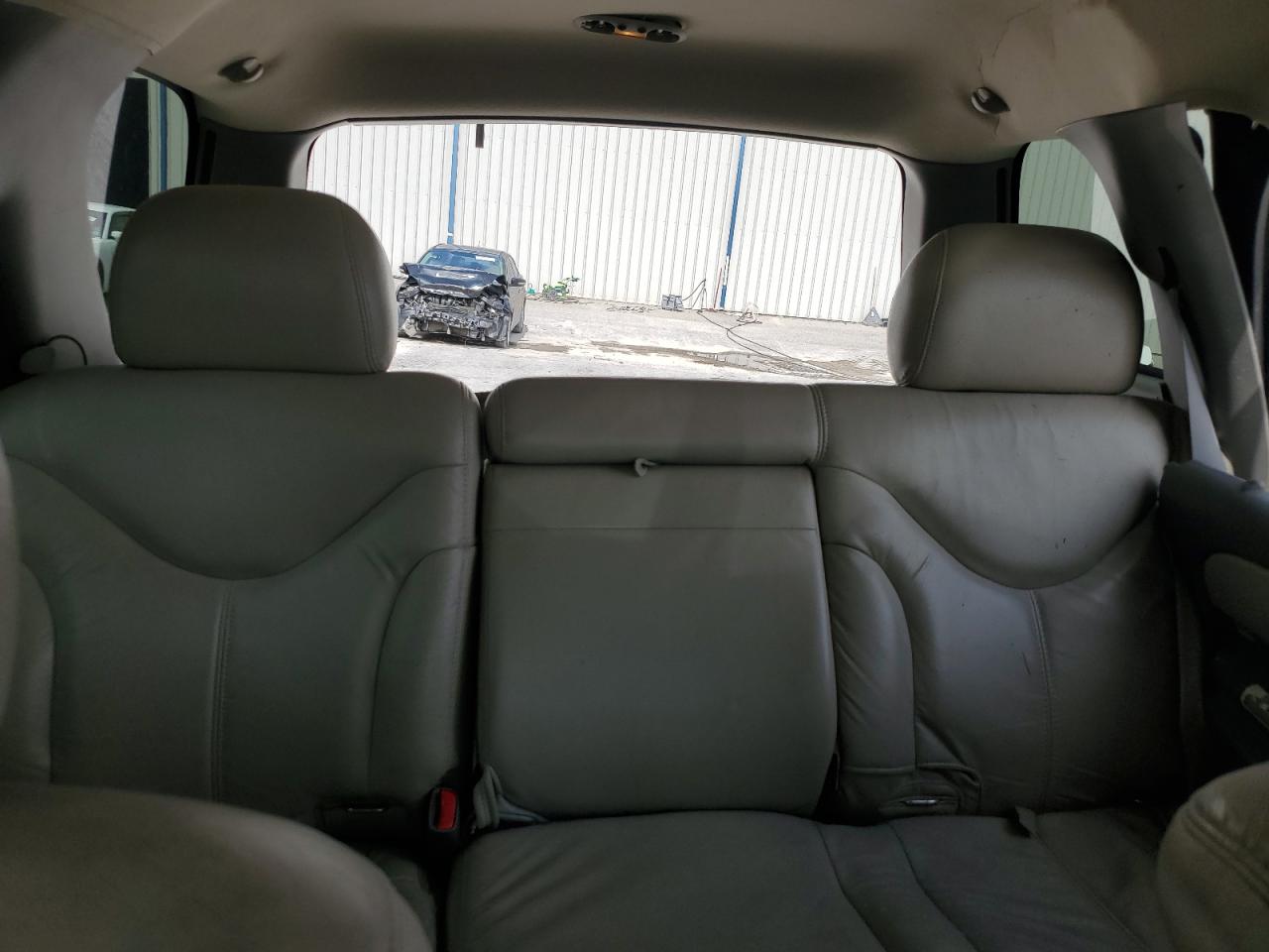 2002 GMC Yukon - Image 10