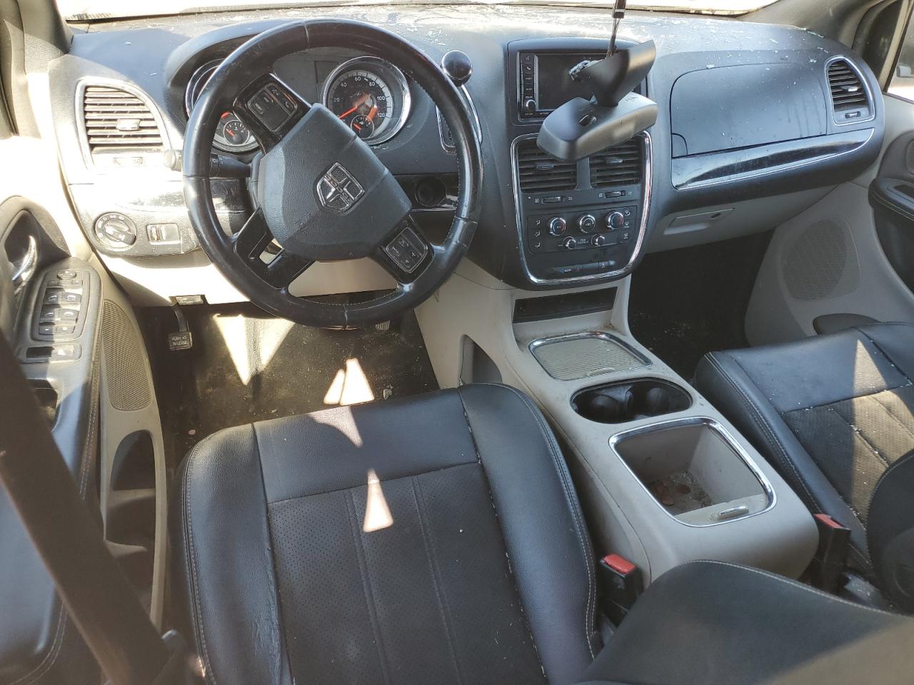 2019 Dodge Caravan - Image 8