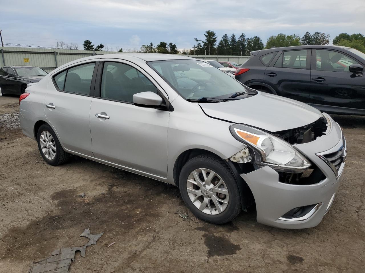 2018 Nissan Versa - Image 4