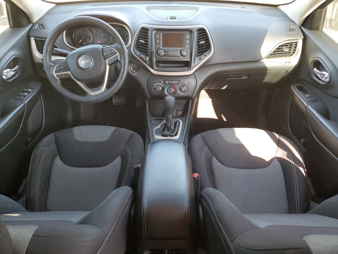 2015 Jeep Grand Cherokee - Image 8