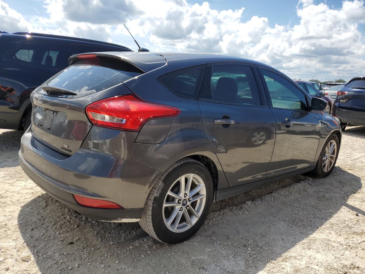 2016 Ford Focus Se VIN: 1FADP3K21GL397388 Lot: 73755844