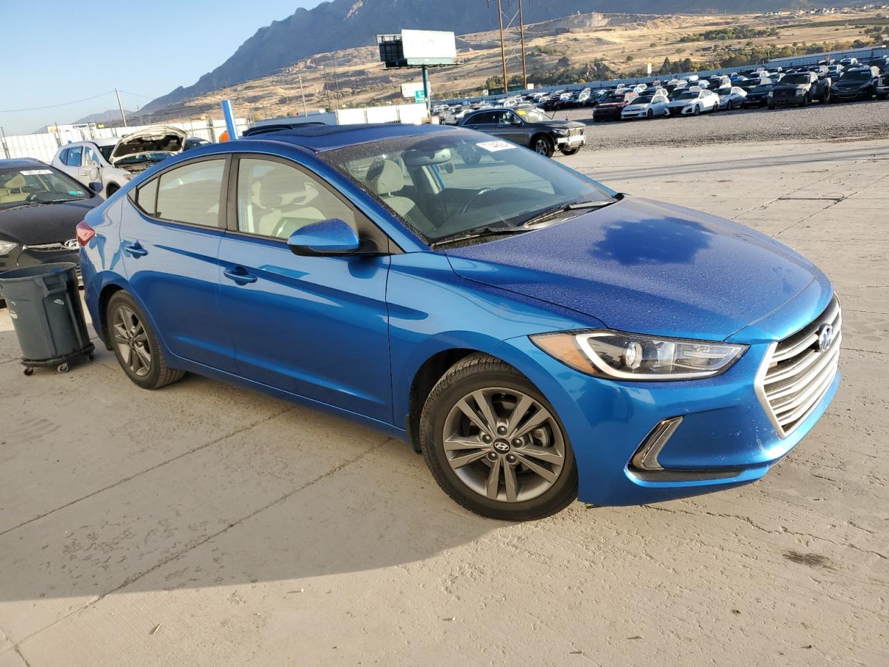 2018 Hyundai Elantra - Image 4