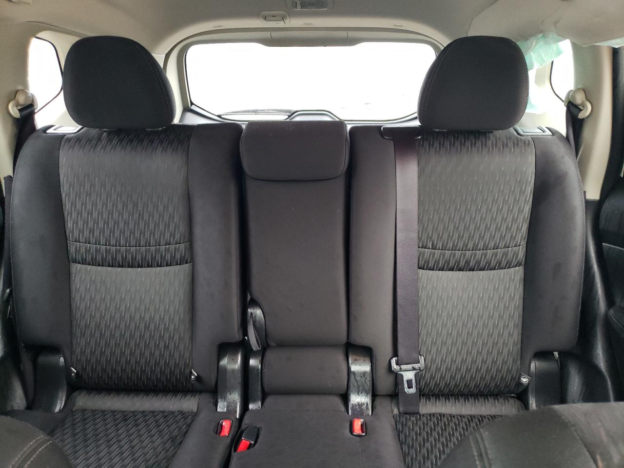 2017 Nissan Rogue - Image 10