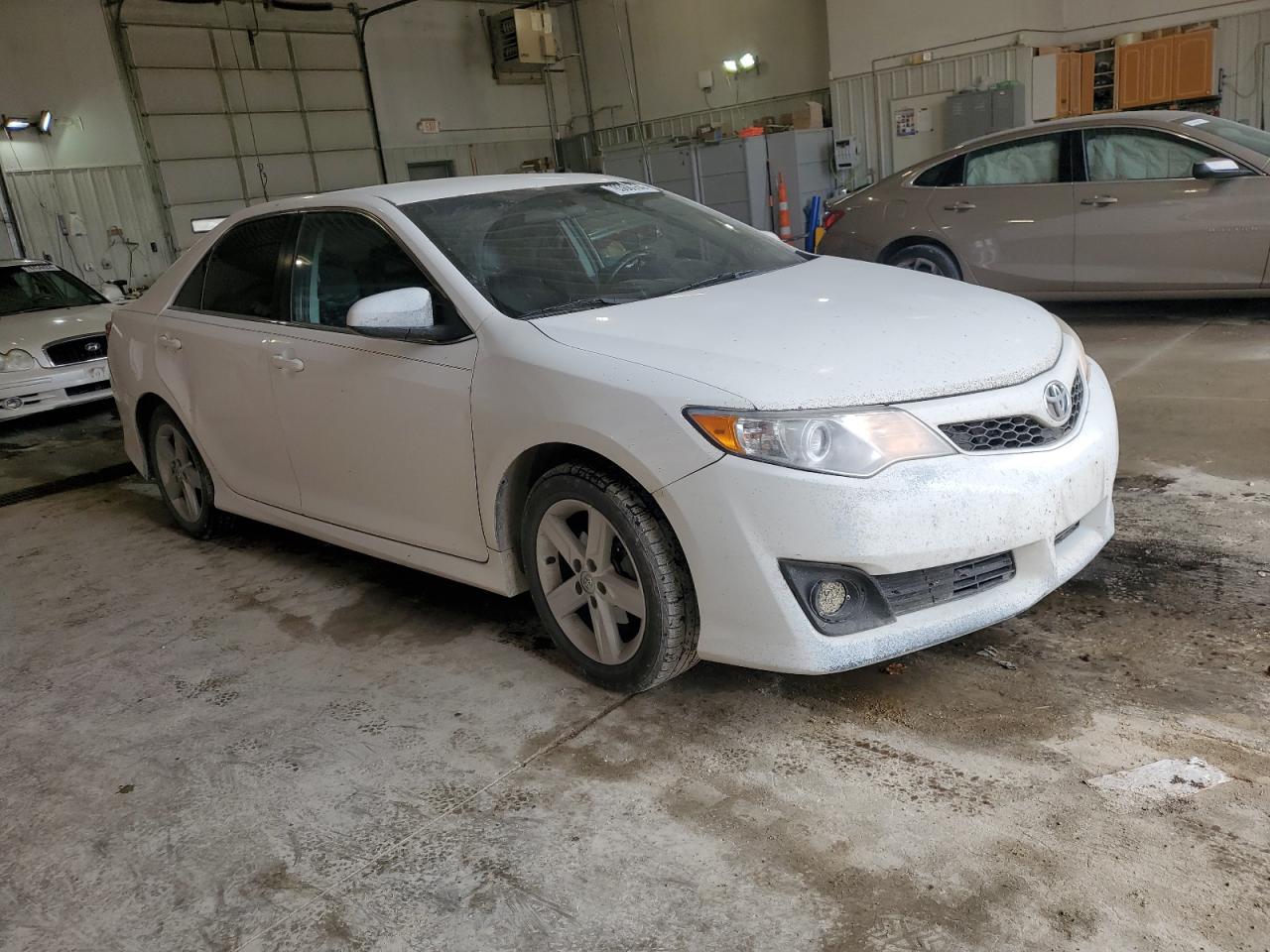 2014 Toyota Camry - Image 4