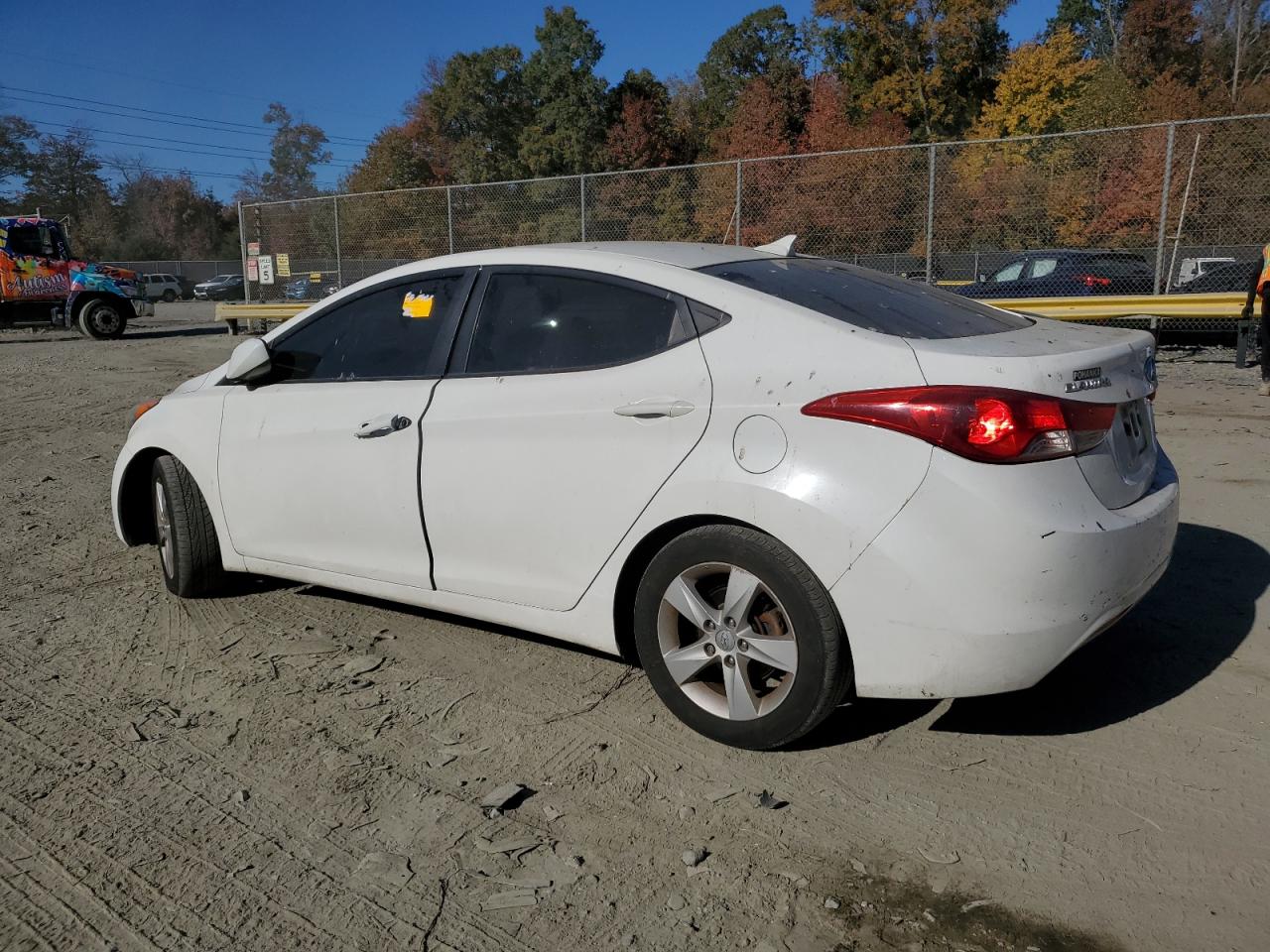 2013 Hyundai Elantra - Image 2