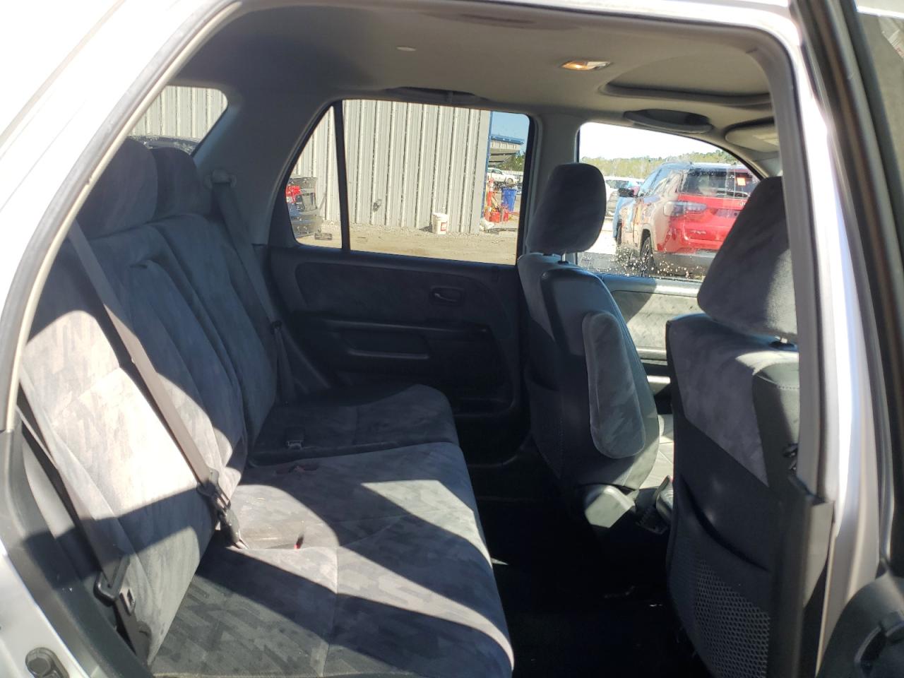 2004 Honda CR-V - Image 12