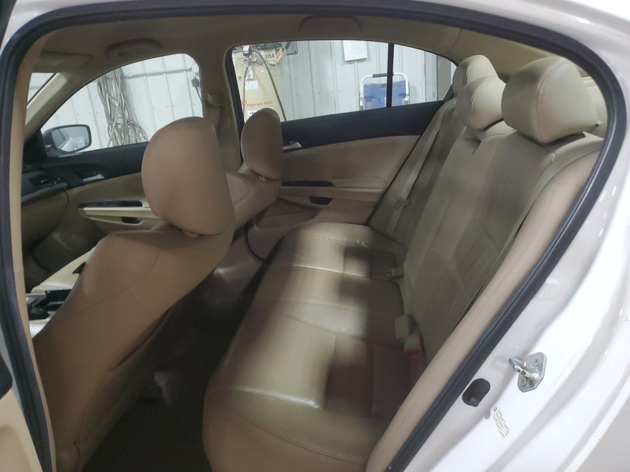 2012 Honda Accord - Image 10