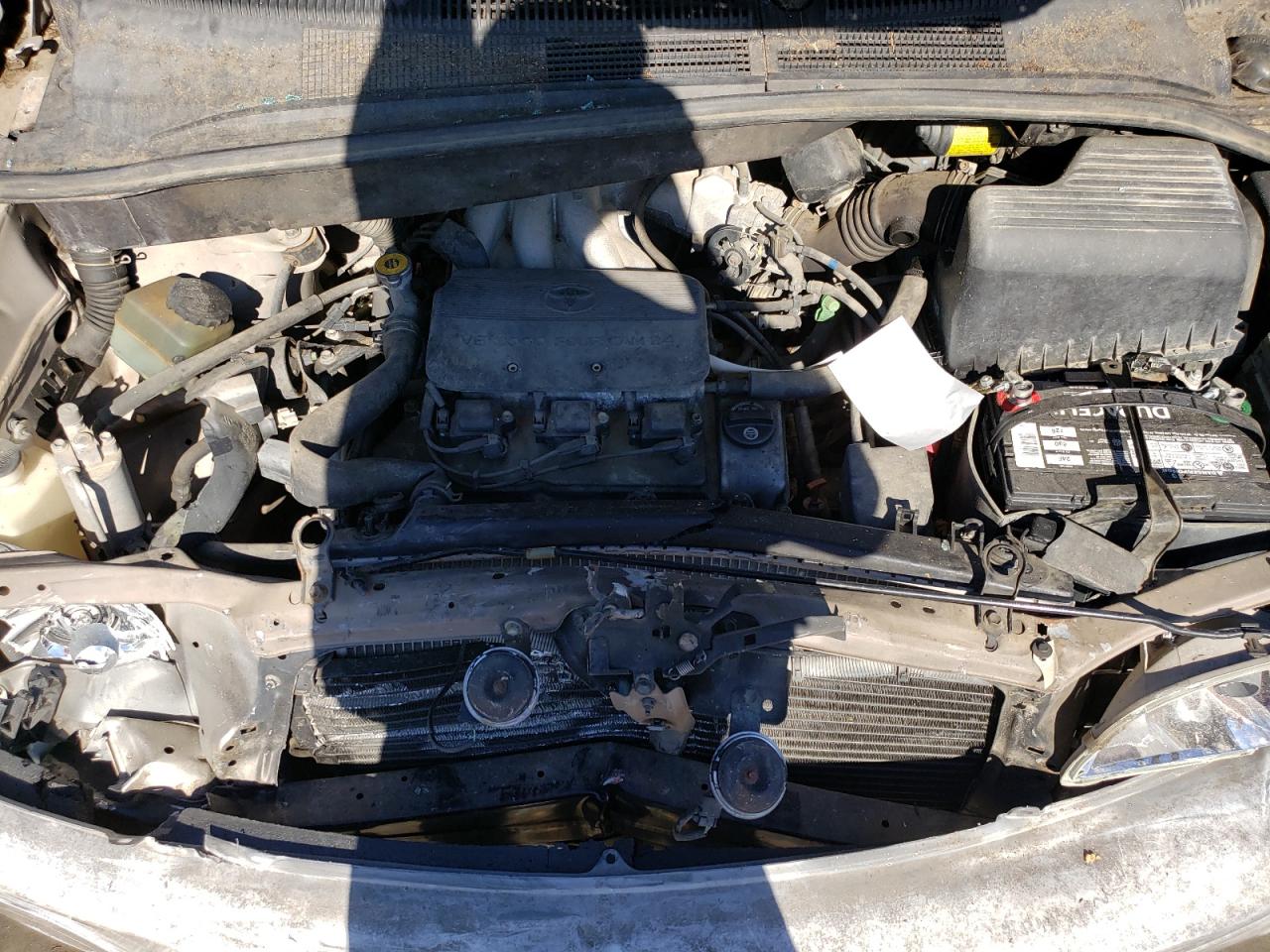 2000 Toyota Sienna - Image 11