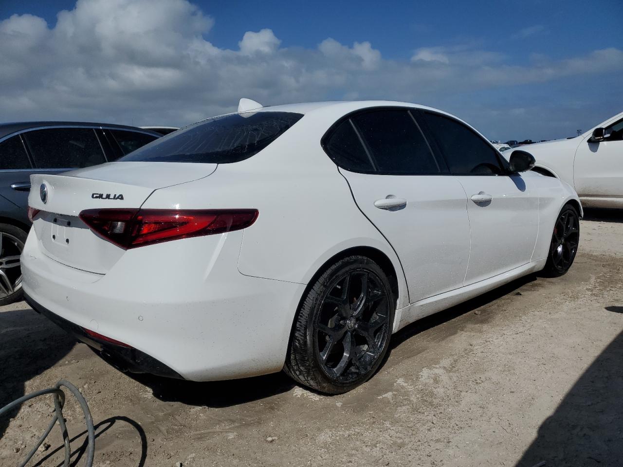 2020 Alfa Romeo Giulia - Image 3