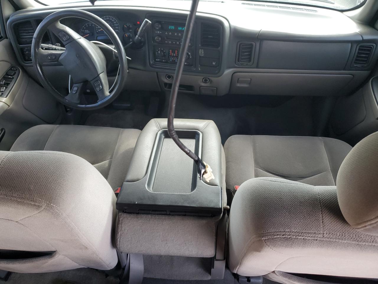 2004 GMC Yukon - Image 8