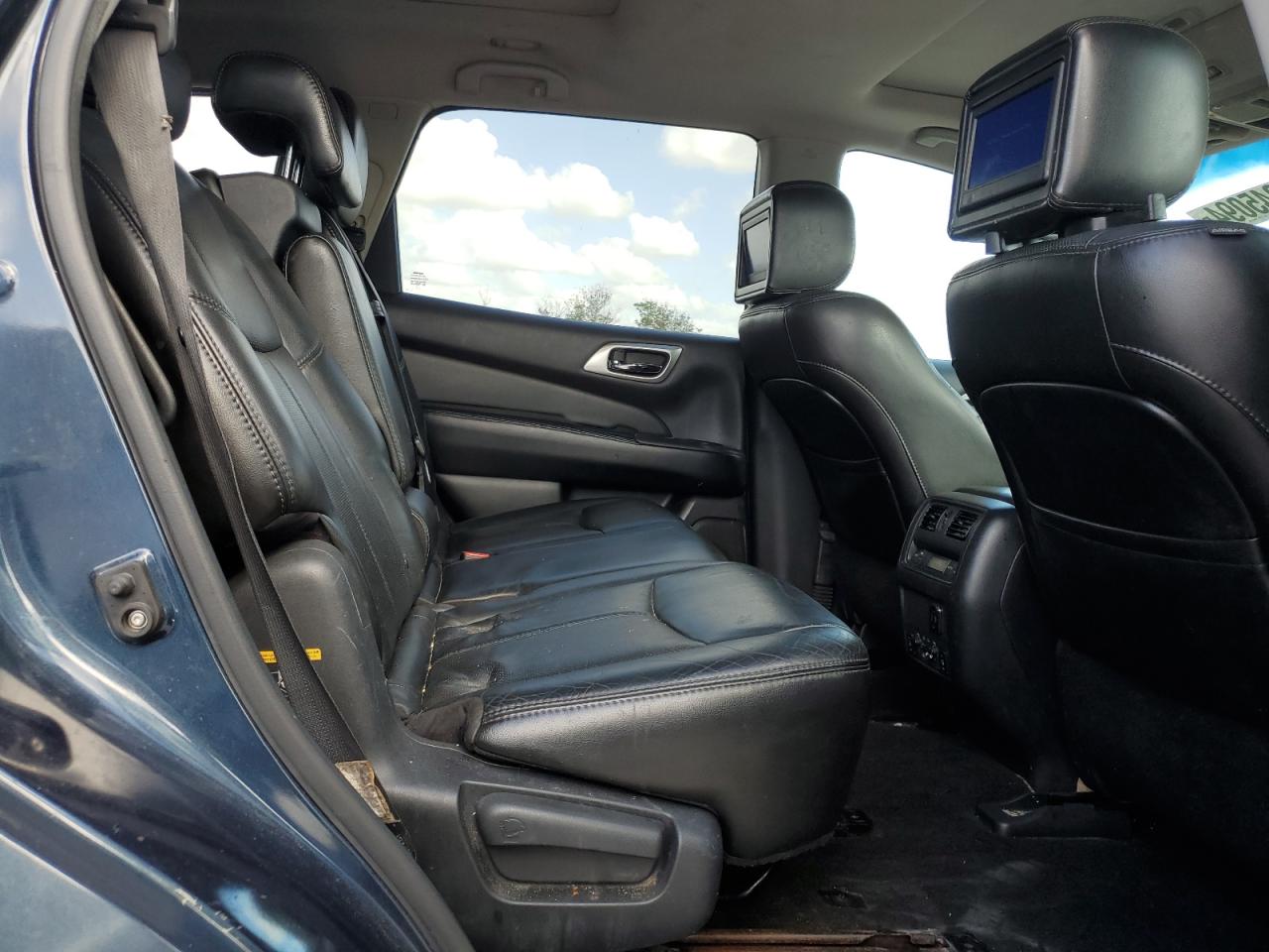 2014 Nissan Pathfinder - Image 11