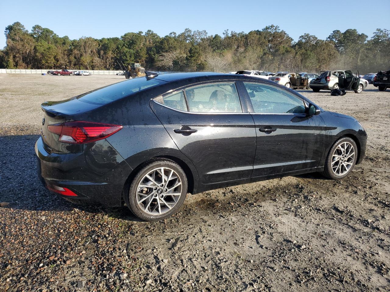 2020 Hyundai Elantra - Image 3
