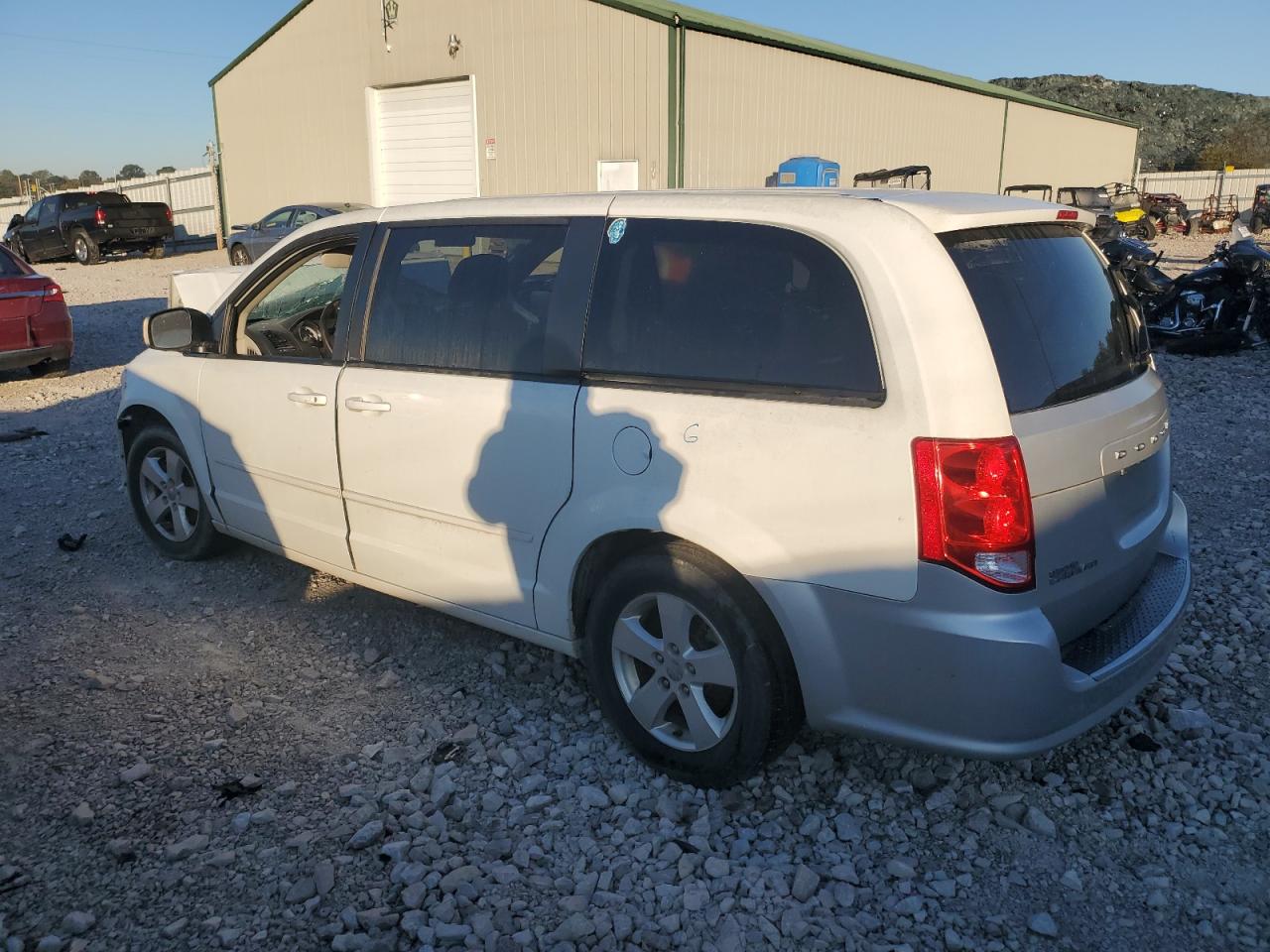 2013 Dodge Caravan - Image 2