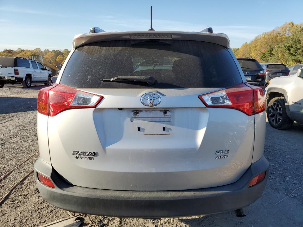 JTMRFREV8FJ040165 2015 Toyota Rav4 Xle