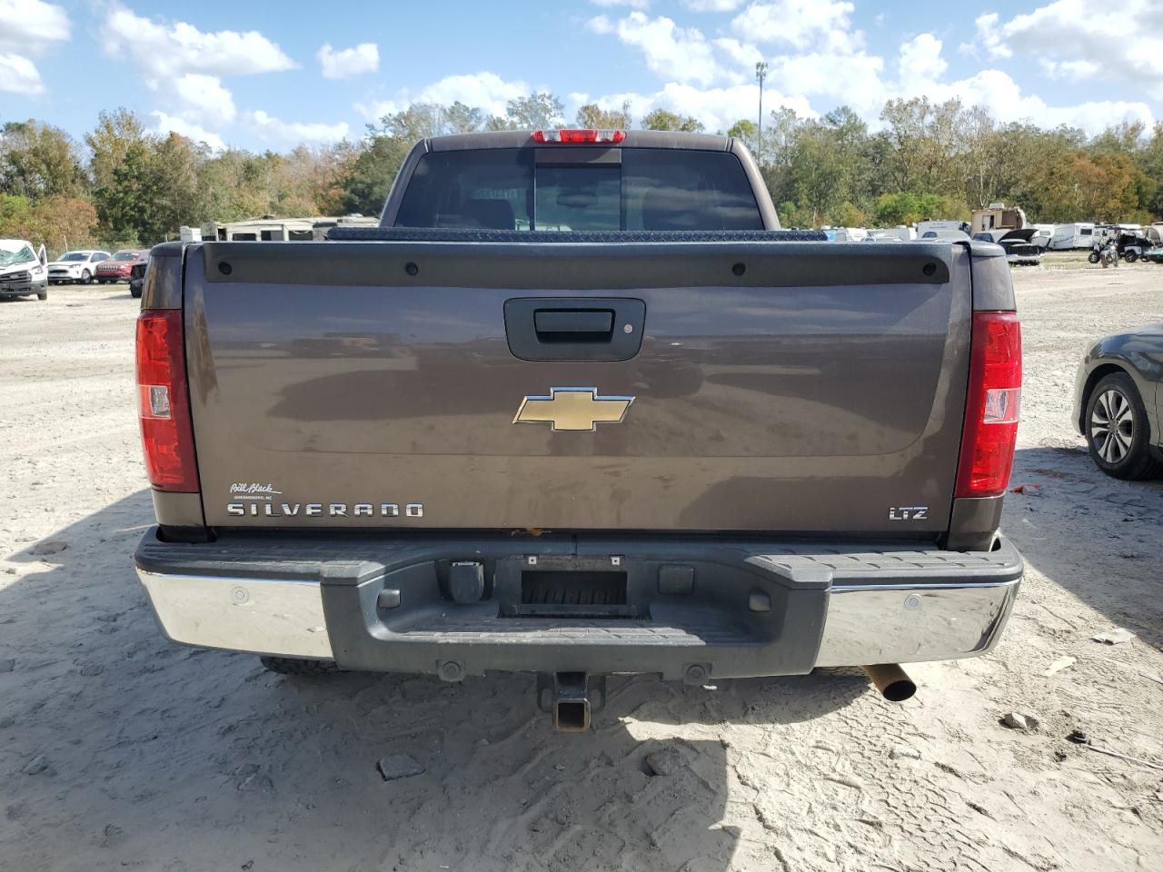 2007 Chevrolet Silverado - Image 6