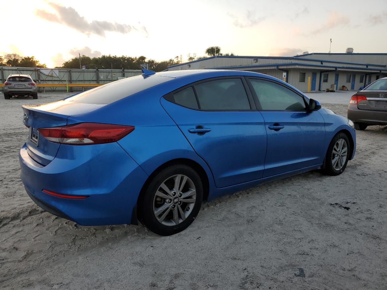 2018 Hyundai Elantra - Image 3