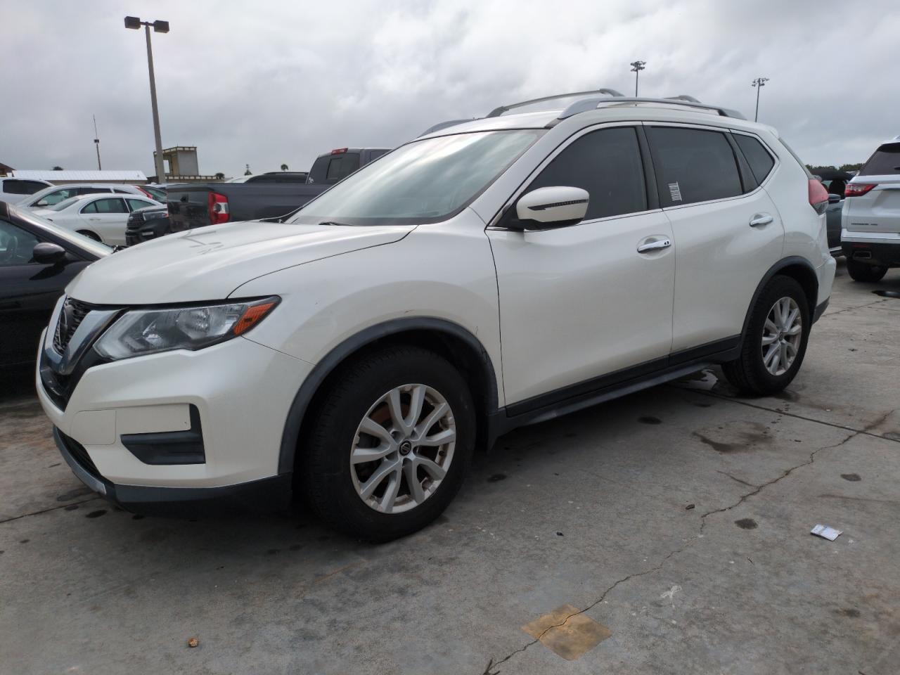 JN8AT2MT1JW489975 2018 NISSAN ROGUE - Image 1