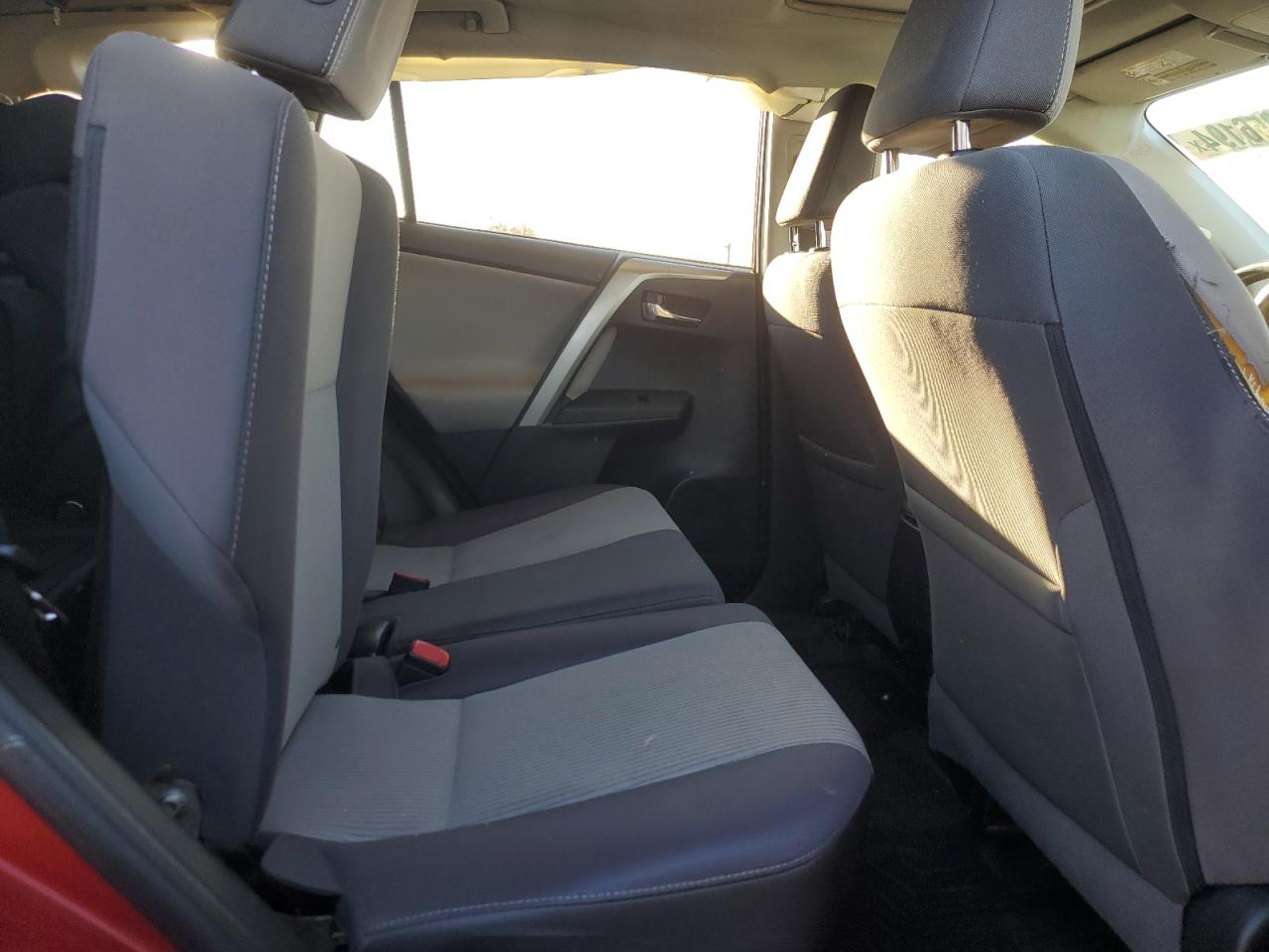 2015 Toyota RAV 4 - Image 11