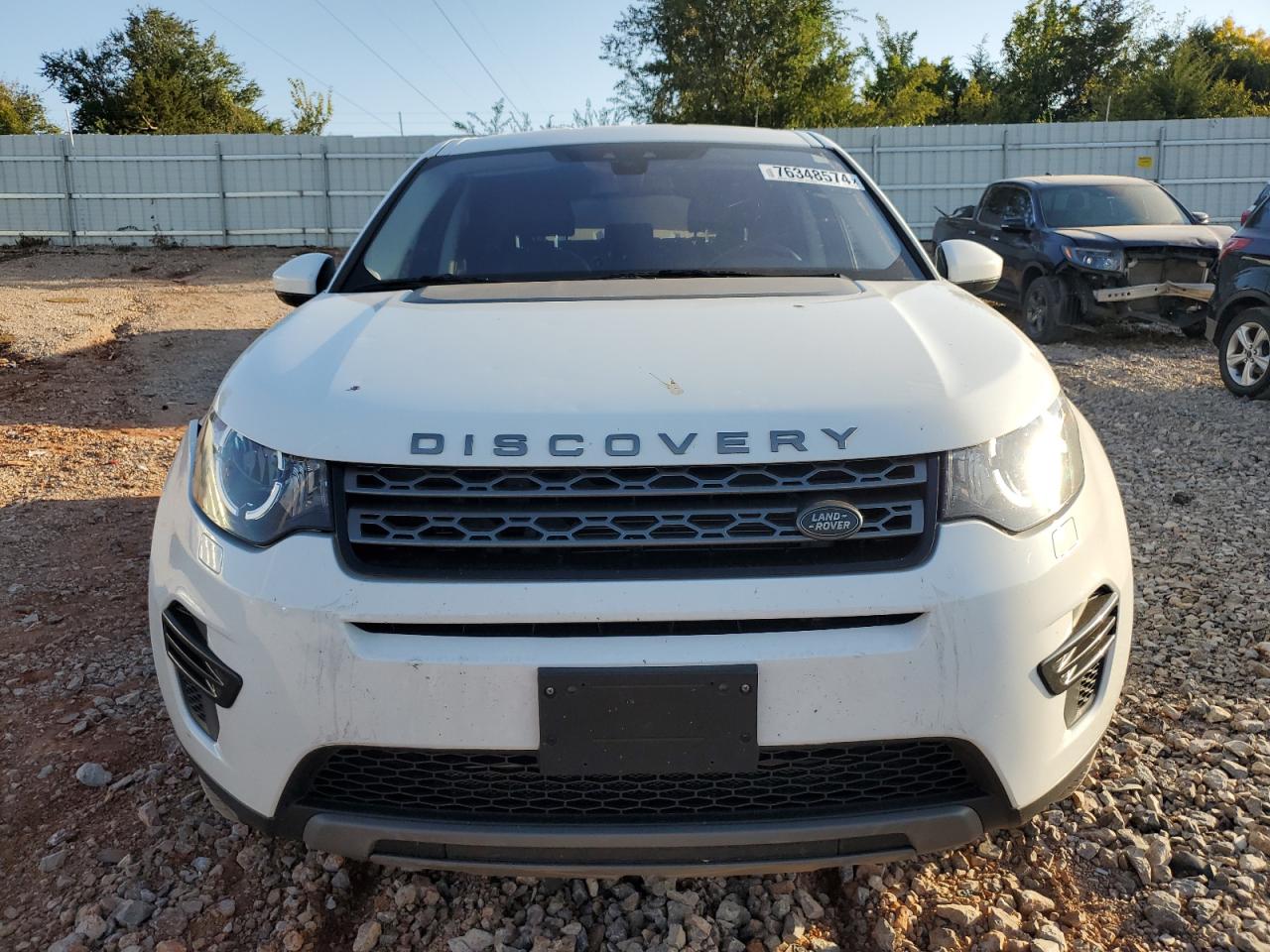 2017 Land Rover Discovery - Image 5