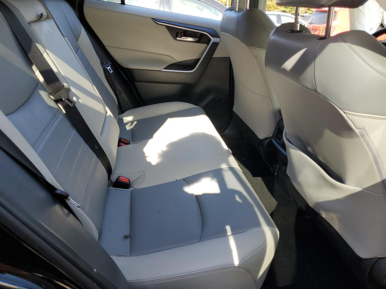 2022 Toyota RAV 4 - Image 10