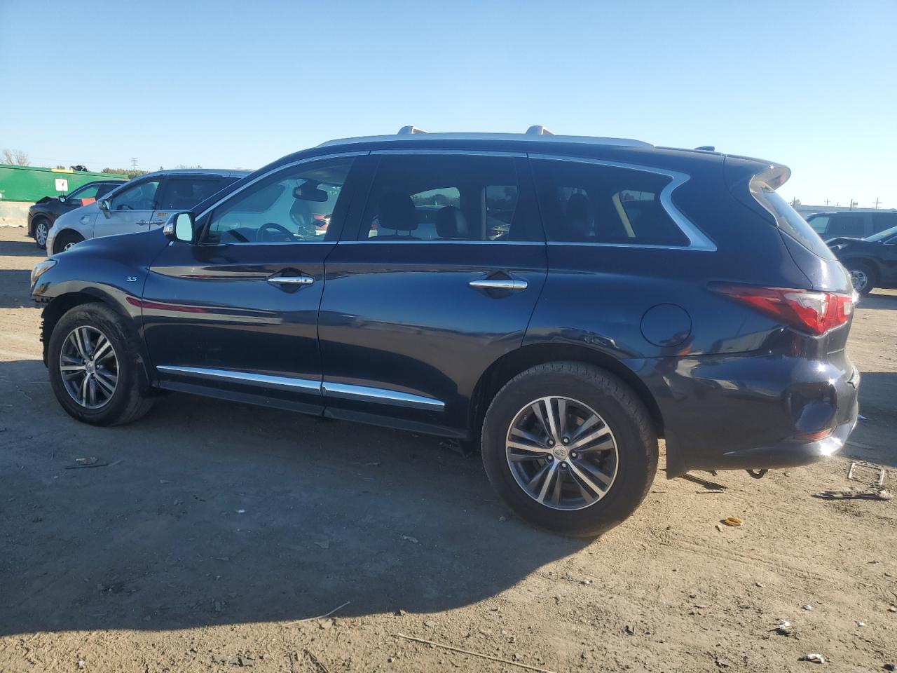 2016 Infiniti QX60 - Image 2