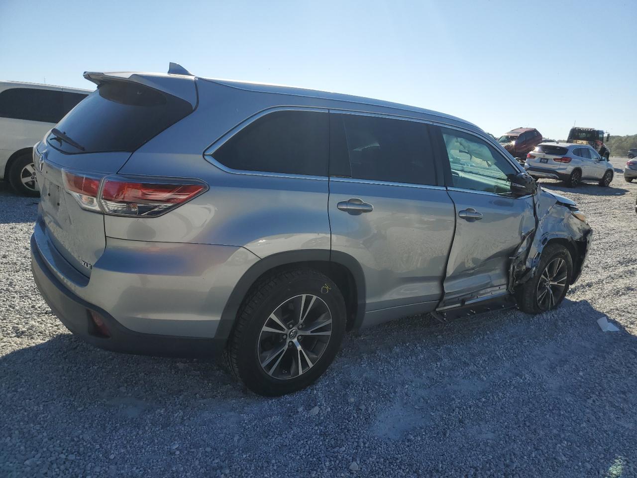 2016 Toyota Highlander Xle VIN: 5TDKKRFH3GS121536 Lot: 76956804