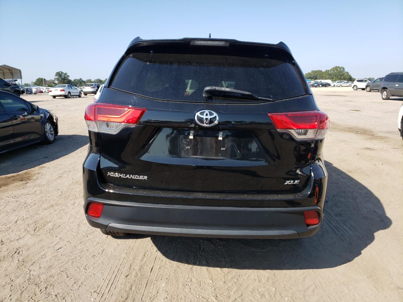 2018 Toyota Highlander Se VIN: 5TDKZRFH5JS526686 Lot: 76100834