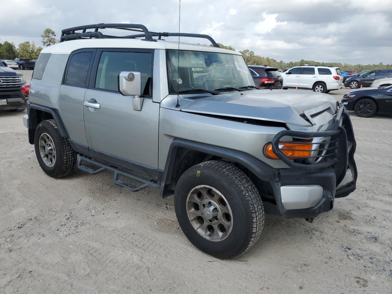 2012 Toyota FJ Cruiser - Image 4