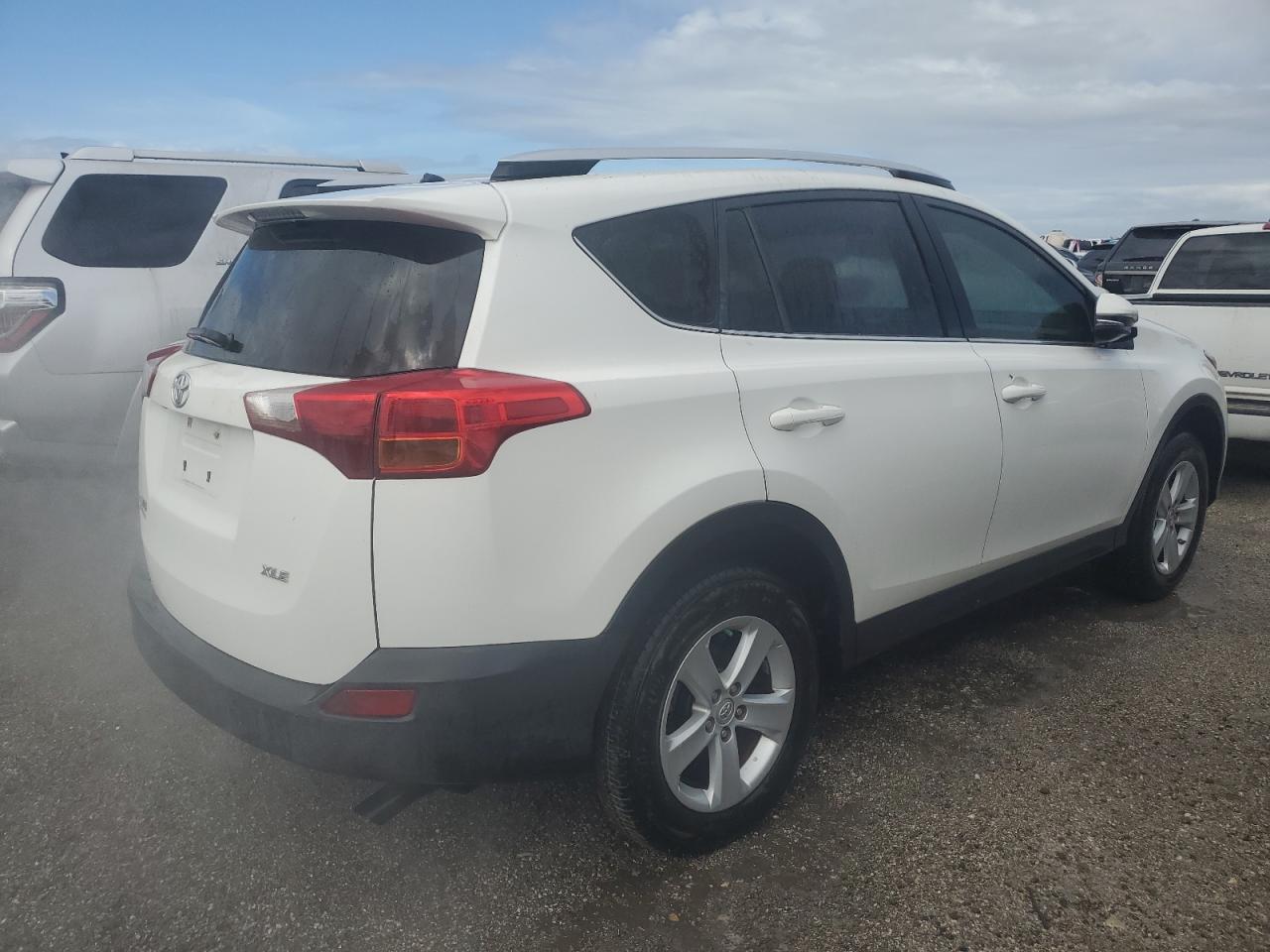 VIN JTMWFREVXDD006047 2013 TOYOTA RAV4 no.3