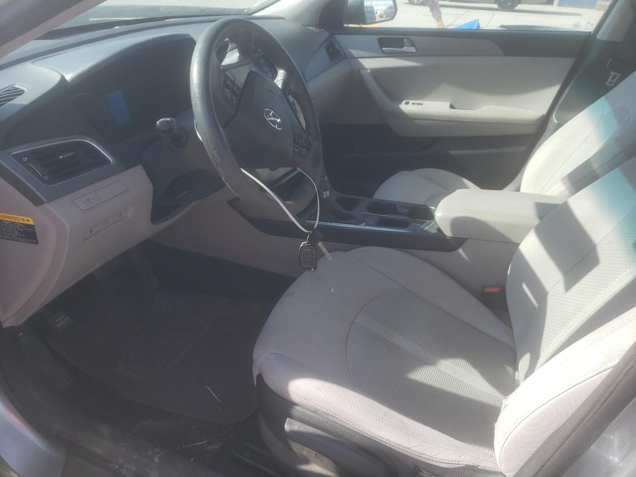 2015 Hyundai Sonata - Image 7