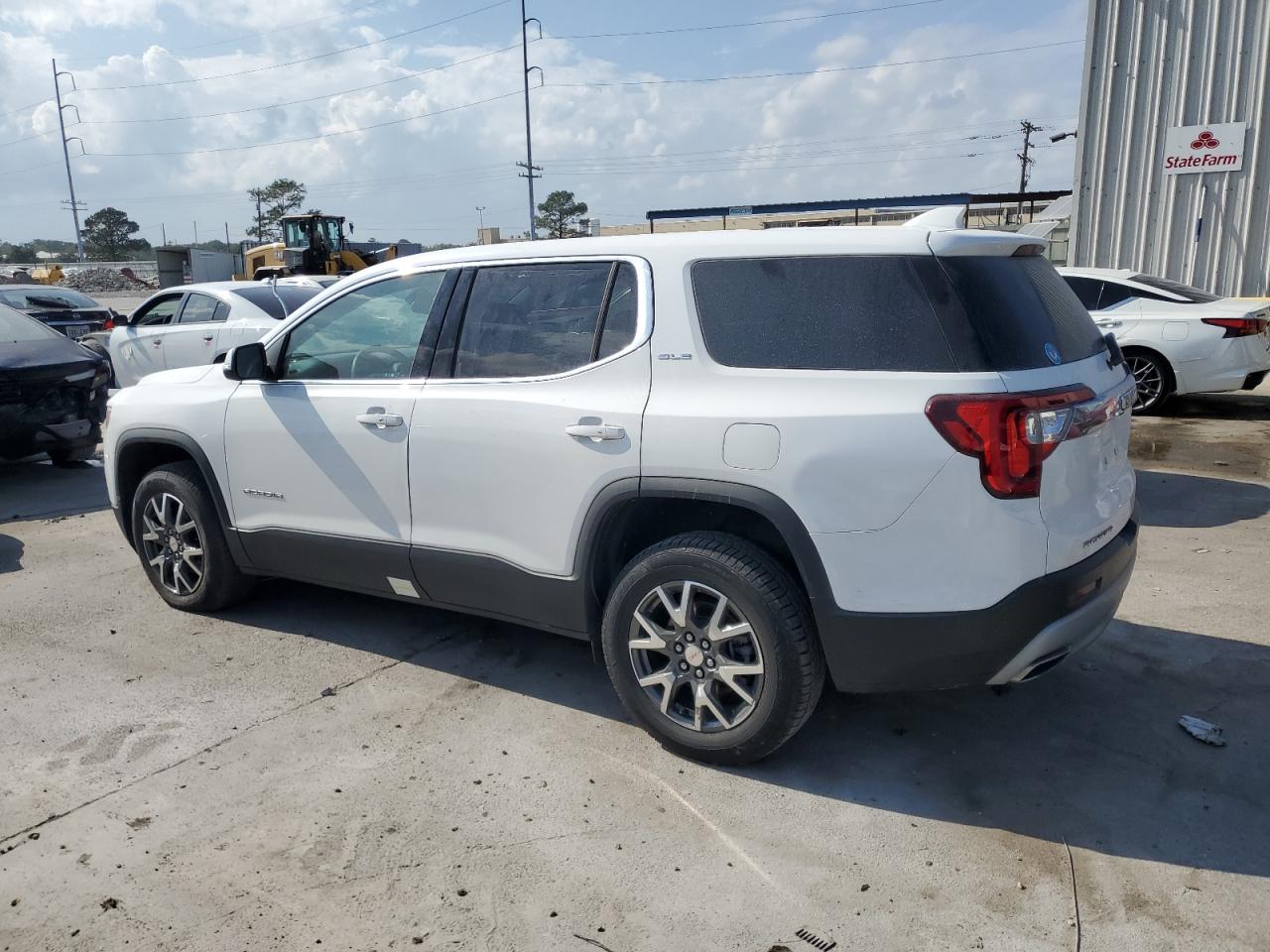 2022 GMC Acadia - Image 2