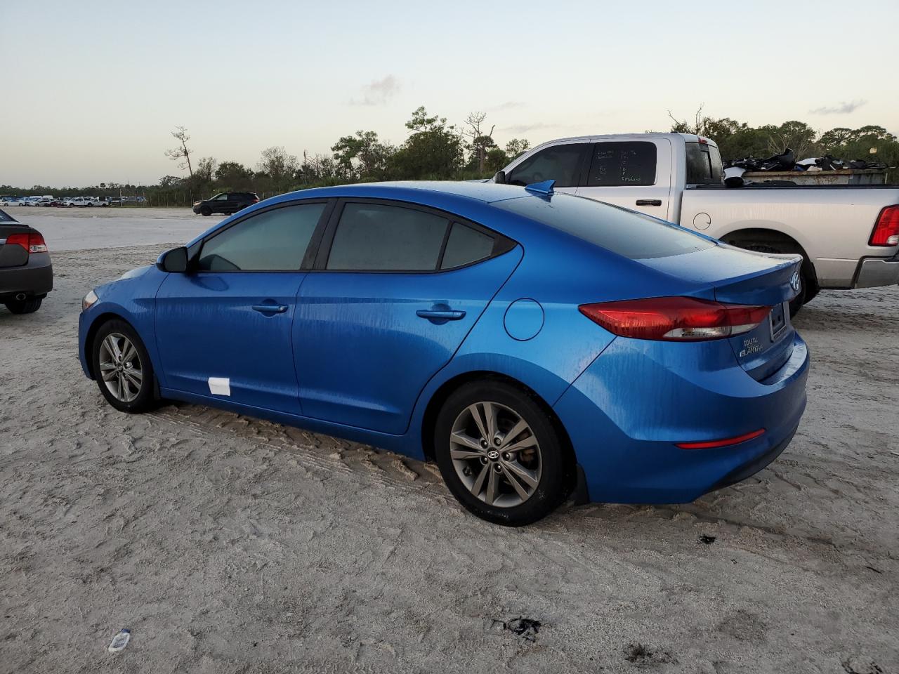2018 Hyundai Elantra - Image 2