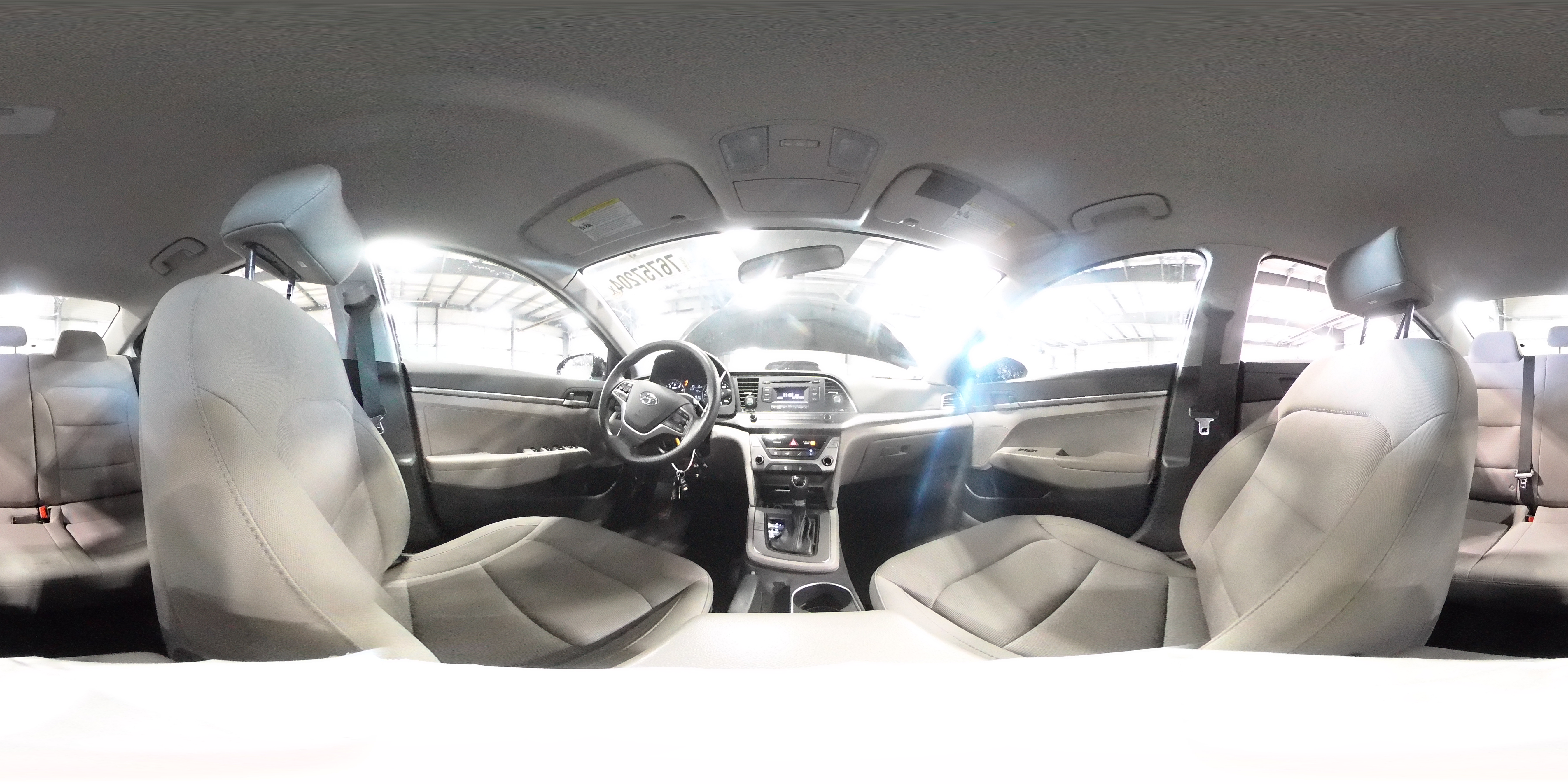 2018 Hyundai Elantra - Image 14